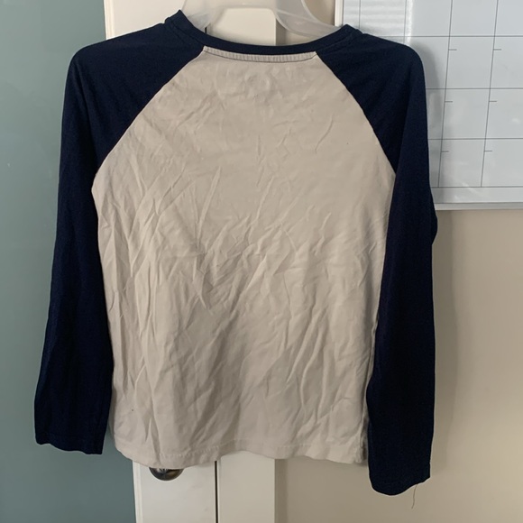 Selling this as I’ve outgrown it and can’t wear it anymore. - Picture 2 of 3